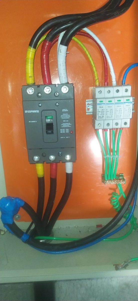 Disjuntor acima de 100 A — Pro Service